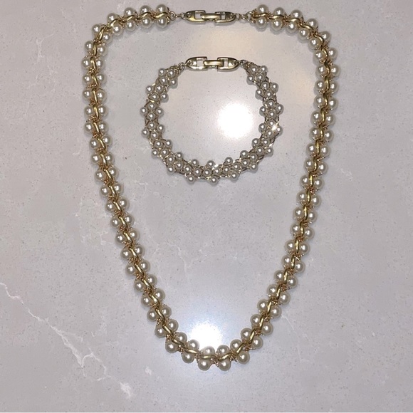 Napier Pearl Necklace & Bracelet Set - Picture 1 of 9